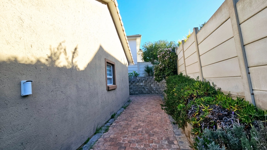 3 Bedroom Property for Sale in Island View Western Cape